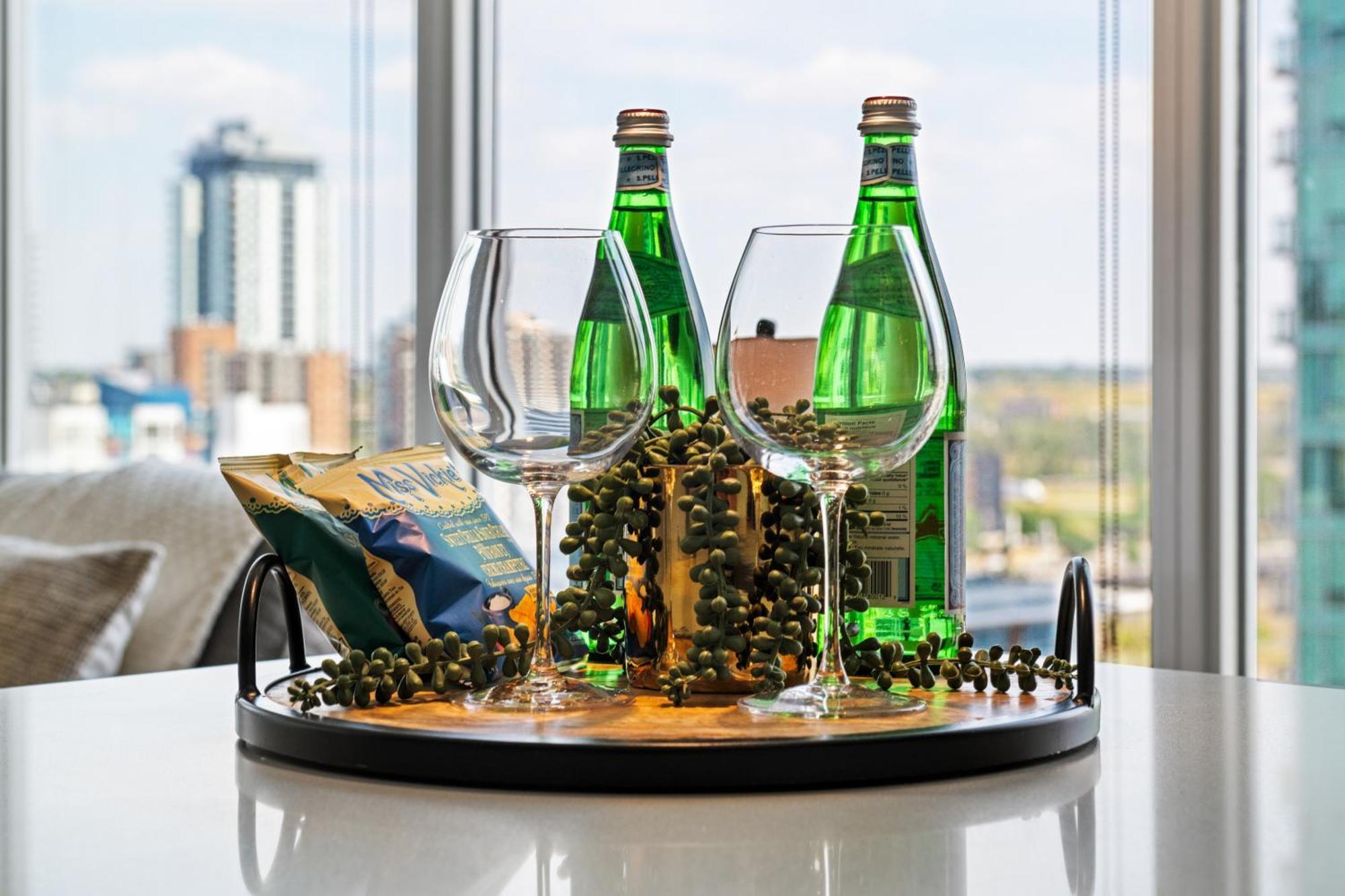 Modern Suite Calgary Downtown 5 Min Walk Stampede 外观 照片