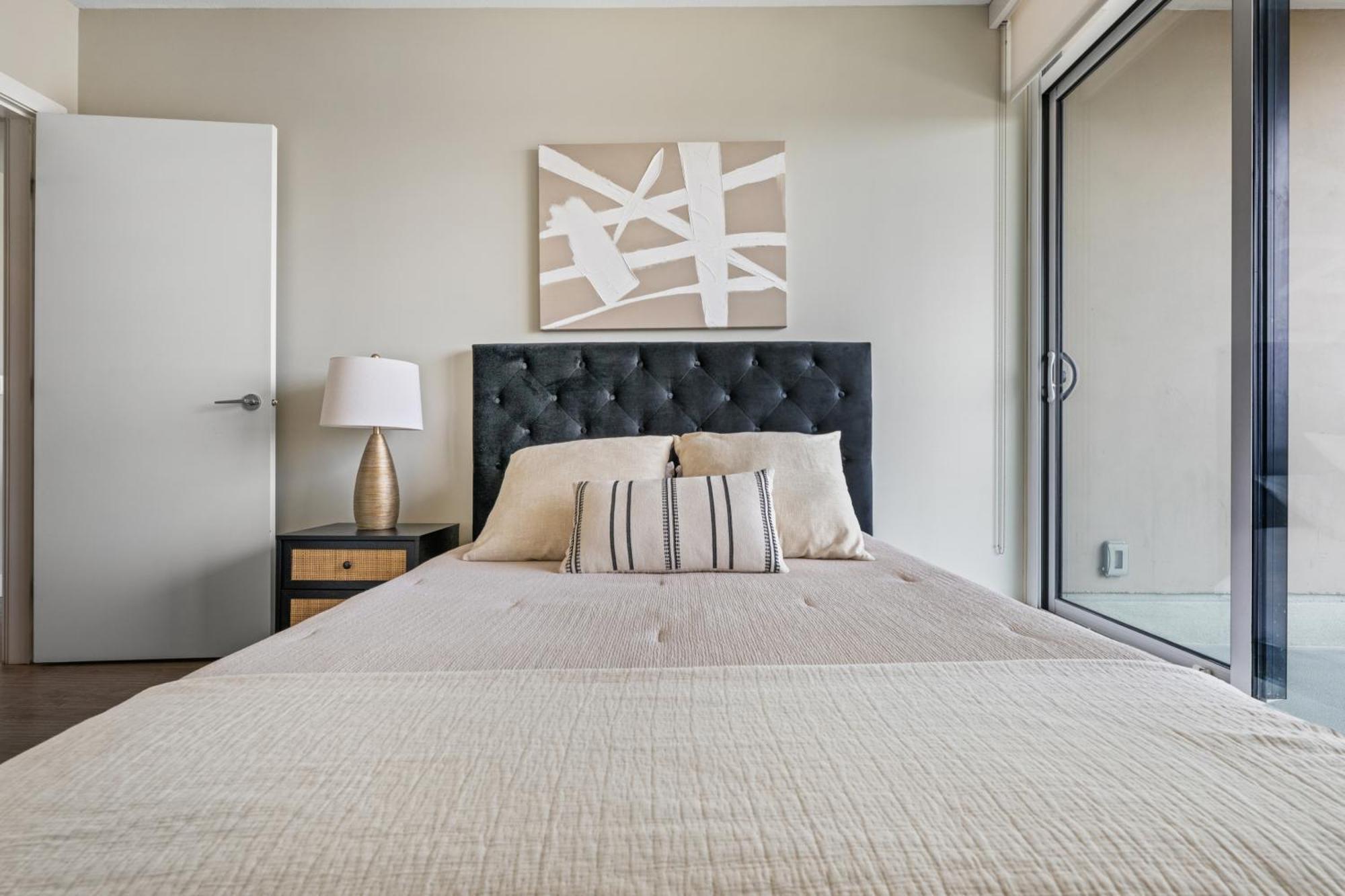Modern Suite Calgary Downtown 5 Min Walk Stampede 外观 照片